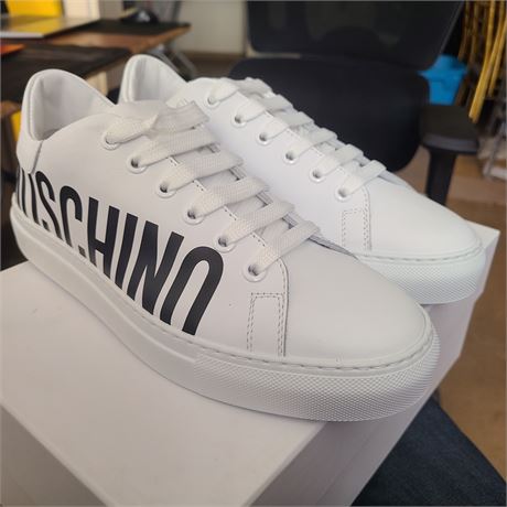 Moschino's Women's Logo Leather Low-Top Sneakers - Bianco - SIZE EUR 37