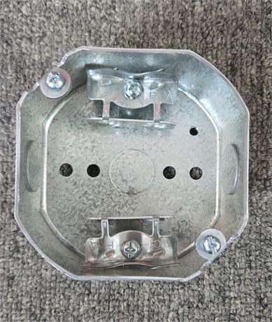 46 pcs - 4" Octagon Box w/ BX Clamps, NA4153. 1-1/2" deep, 15.5 CU" capacity
