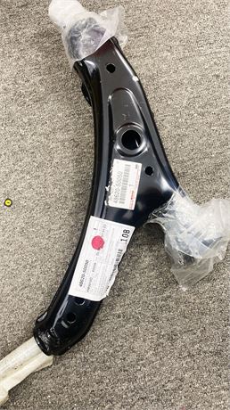 Lexus 48620-50050 Front Suspension Lower Arm Assembly Right 2001-2006 Lexus LS43