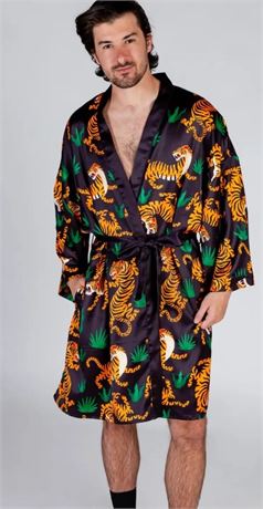 SIZE:S/M The Tamer Tiger Print Satin Kimono