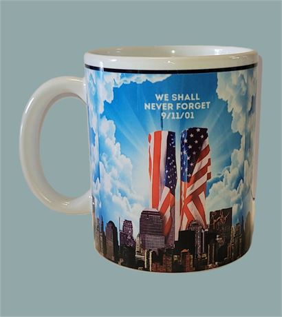 "We Shall Never Forget 9/11/01" Mug