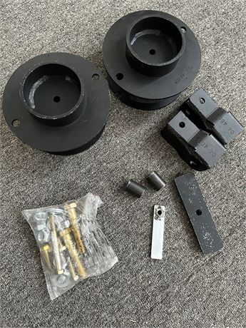 SUPERLIFT SUSPENSION 2.5" Leveling Kit for RAM 2500/3500 | Spacers | 40023