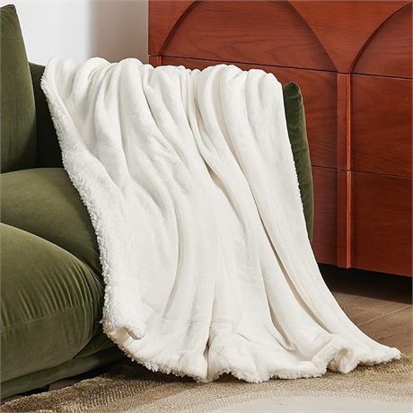 Bedsure Sherpa Fleece Throw Blanket for Couch - Thick and Warm 50x60 Inches