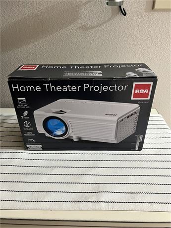 RCA RPJ136 Home Theater Projector with remote - 480p