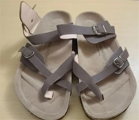 SIZE: 38 WOMENS SANDALS *Second Picture Are the Real One*