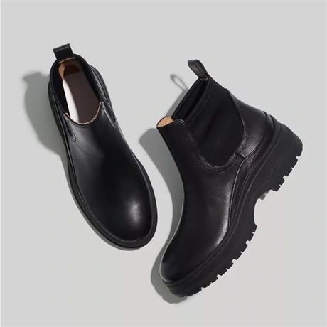 Madewell the Dani Chelsea Lugsole Boot (True Black) Women's Boots 6.5 US