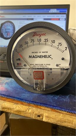 Dwyer 2000-00 Magnehelic Pressure Gauge