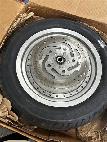 Dunlop MT90B16 71H American Elite Front Tire , HDPLR 2