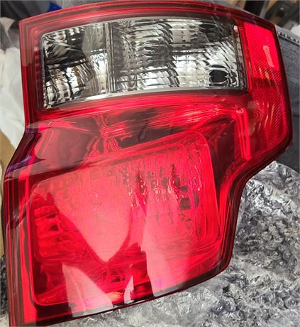 DEPO 317-1990R-US1 Honda Element Passenger Side Tail Lamp Lens and Housing, Red