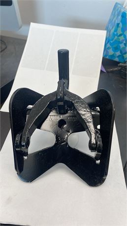 Reese 58392 - Replacement Part - Titan And Ultra Frame Snap-up Bracket